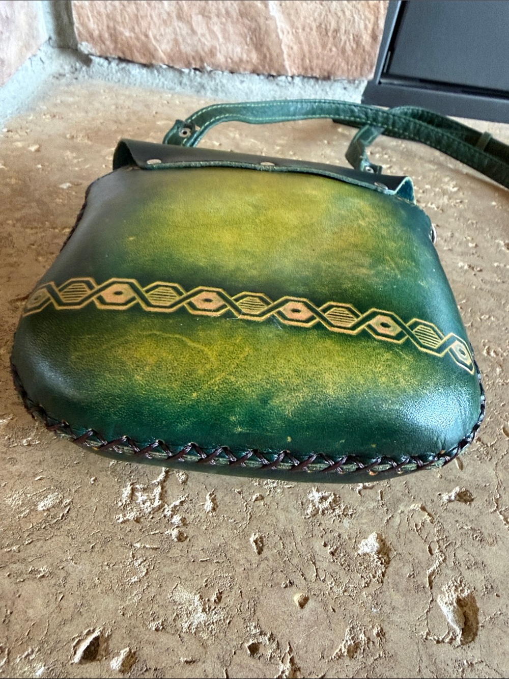 Green Owl Leather Crossbody Bag with Playful Eye Detail - Picture 4 of 11